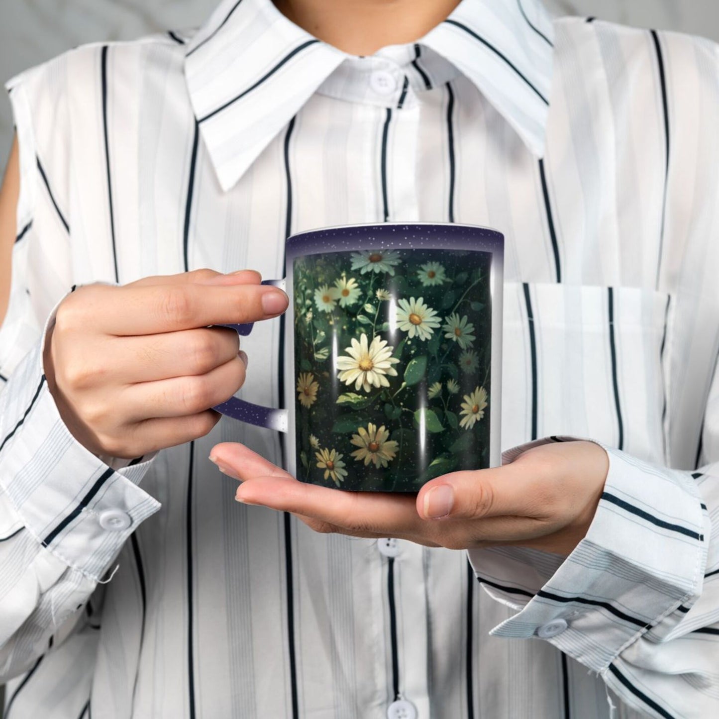 Color Changing Ceramic Mug – Daisy Flower Design with Heart Handle, Heat Sensitive Magic Mug