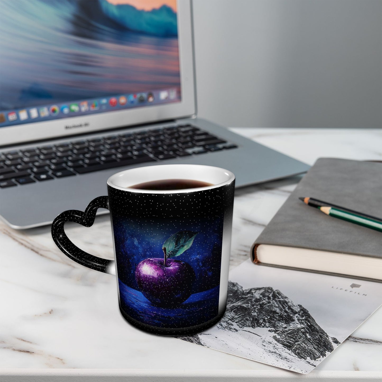 Purple Galaxy Apple Color Changing Mug – Heart Handle Heat Sensitive Ceramic Cup